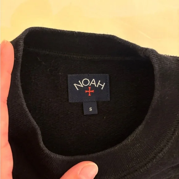 Noah Black Crewneck Sweater for Men Core Classic Crewneck sweatshirt hoodie - Picture 8 of 8